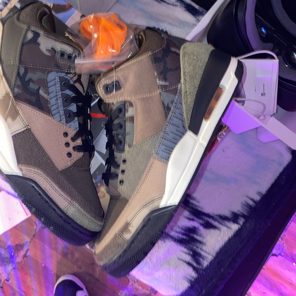 Air Jordan 3 - Picture 5 of 9